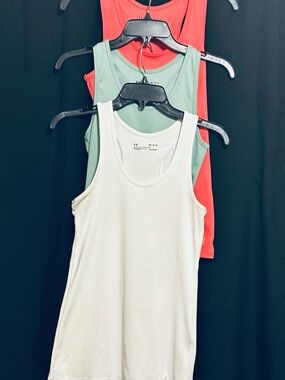 Activewear Tanks (3)